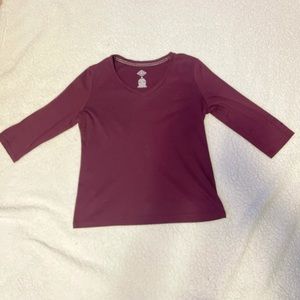 Woman’s quarter arm length maroon shirt
